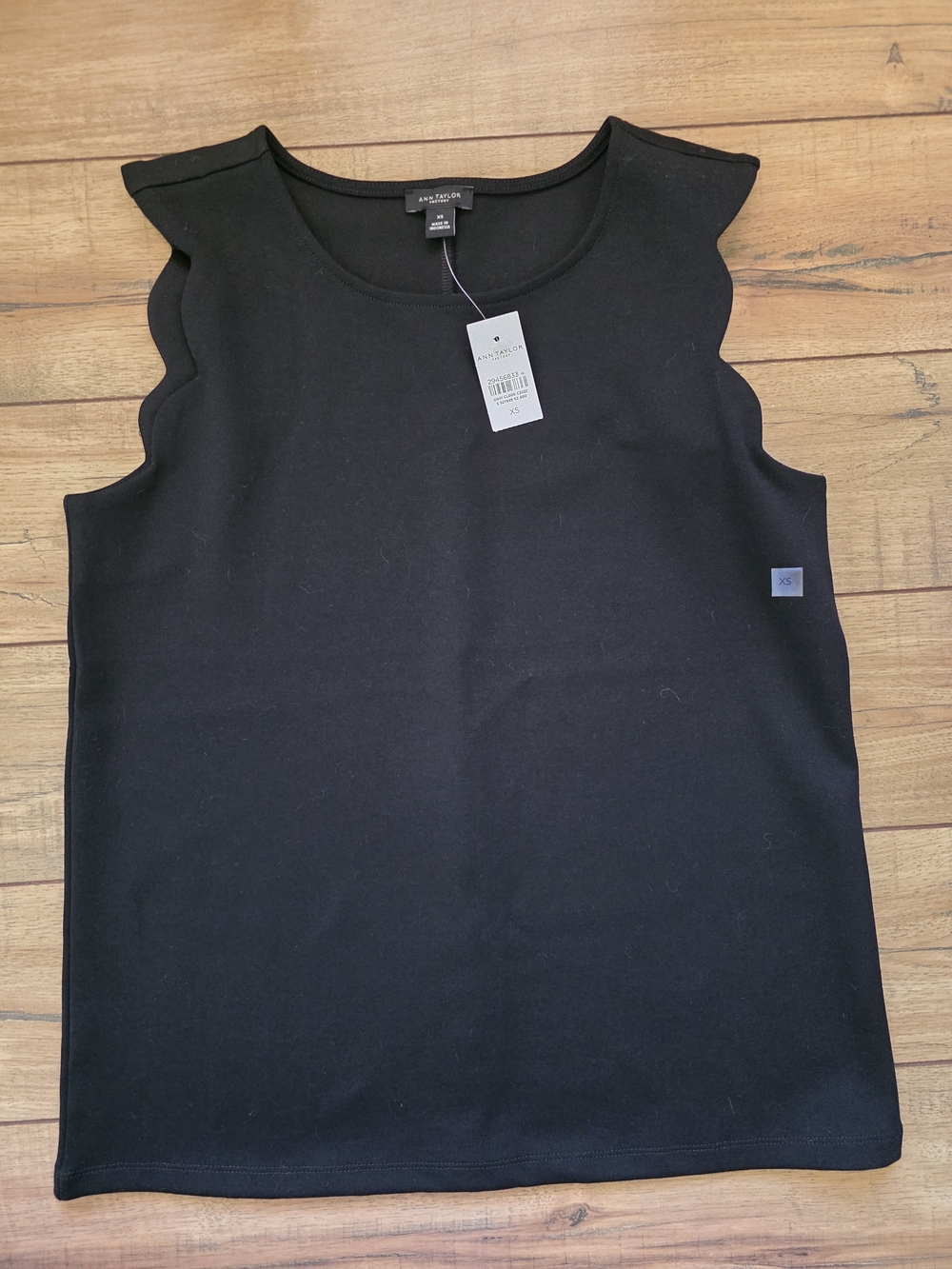 New Ann Taylor Black Scalloped Sleeveless Tank Top Shirt XS Extra Small